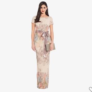 Matelassé Floral Jacquard Column Gown
ADRIANNA PAPELL